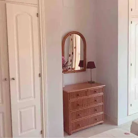 Stunning 2 Bed Penthouse With Large Sun Terrace And Pool Views