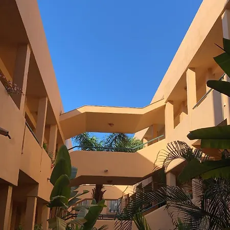 Stunning 2 Bed Penthouse With Large Sun Terrace And Pool Views *
