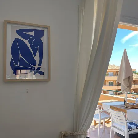 Apartment Stunning 2 Bed Penthouse With Large Sun Terrace And Pool Views *