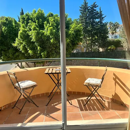 Stunning 2 Bed Penthouse With Large Sun Terrace And Pool Views Apartment *