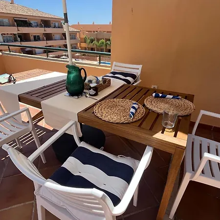 Stunning 2 Bed Penthouse With Large Sun Terrace And Pool Views *