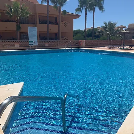 Stunning 2 Bed Penthouse With Large Sun Terrace And Pool Views *